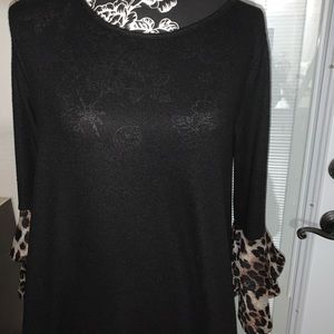 Never worn Leopard double puff sleeve sweater